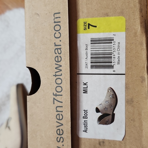 Seven7 Austin Ankle Bootie Faux Suede Leather - Picture 13 of 13